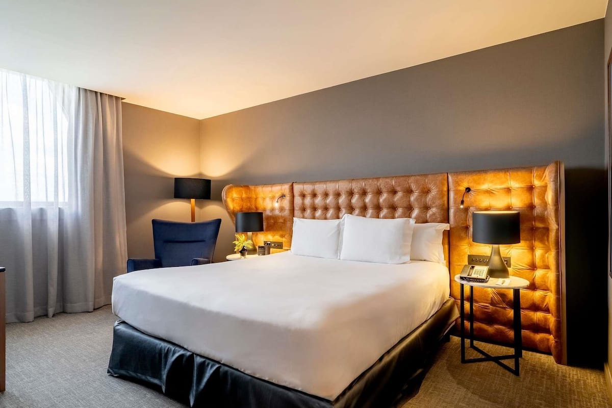 Deluxe Premium Room, 1 King Bed, High-floor