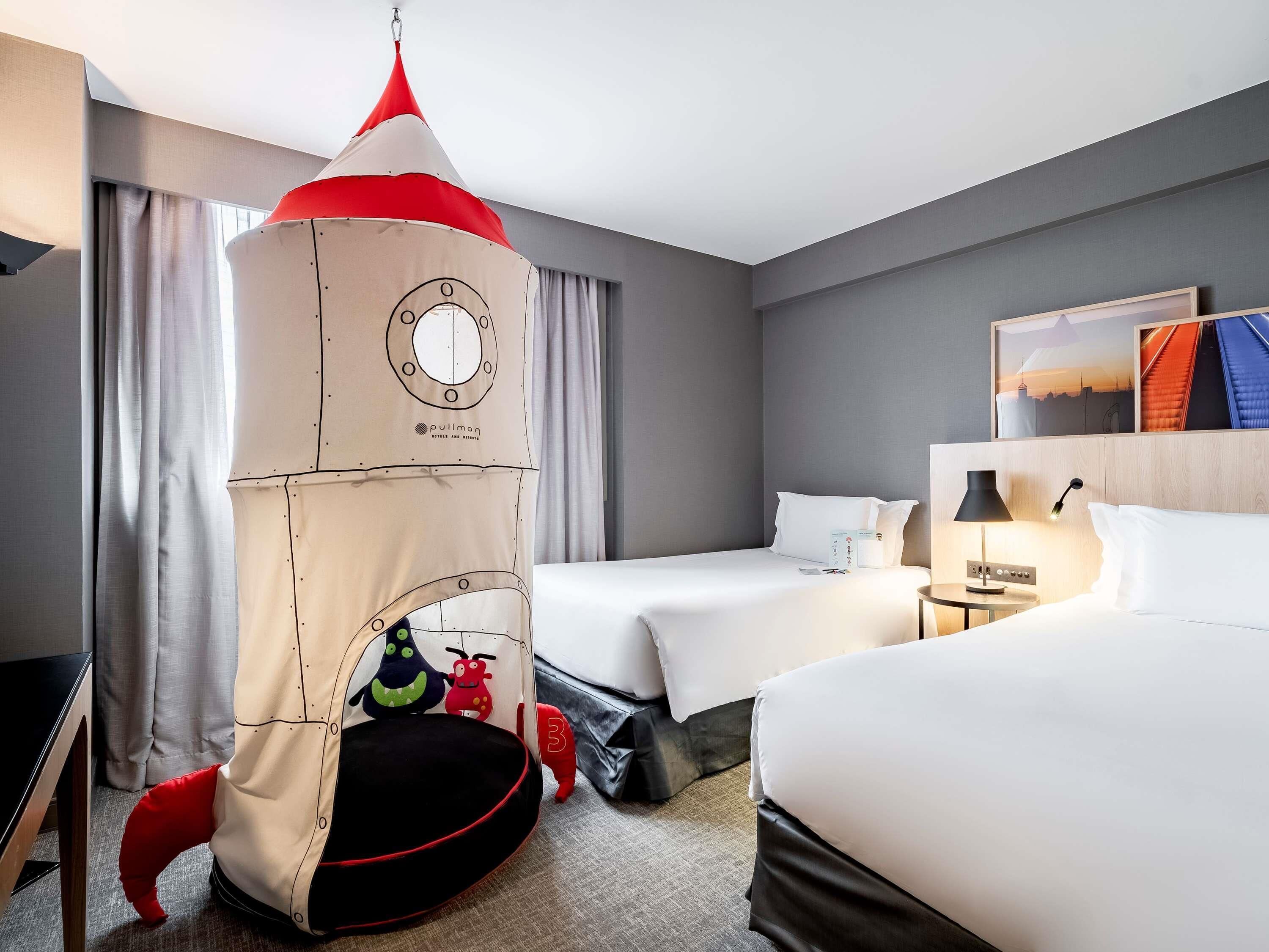 Familienzimmer, Mehrere Betten, Badewanne