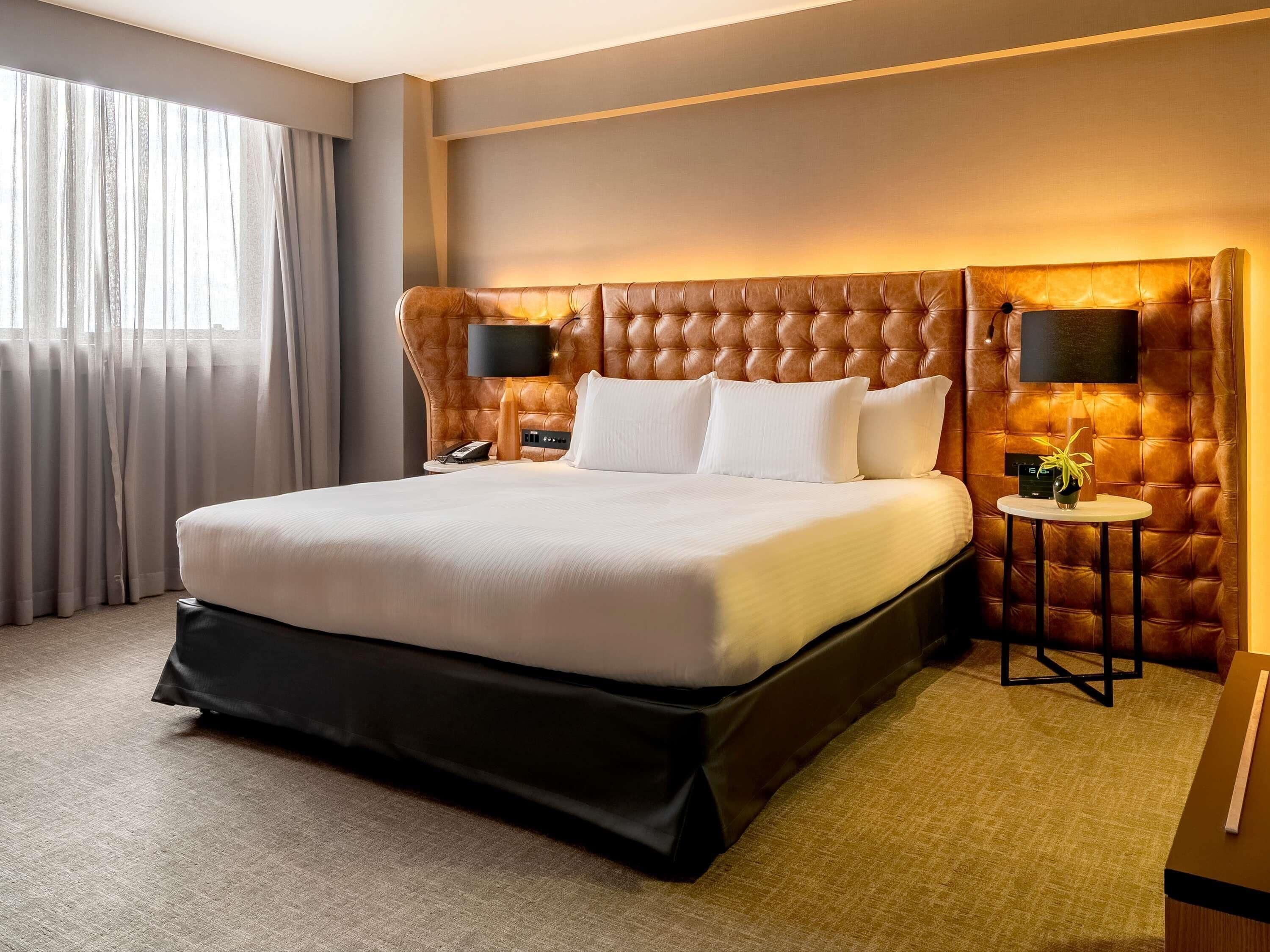 Presidential Suite, 1 Katil Raja (King), Akses Club Lounge | Bar mini, peti besi dalam bilik, meja, ruang kerja komputer riba 