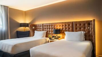 Minibar, in-room safe, desk, laptop workspace