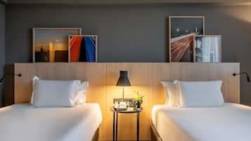 Quarto executivo, 2 camas de solteiro, banheira | Frigobar, cofres nos quartos, escrivaninha
