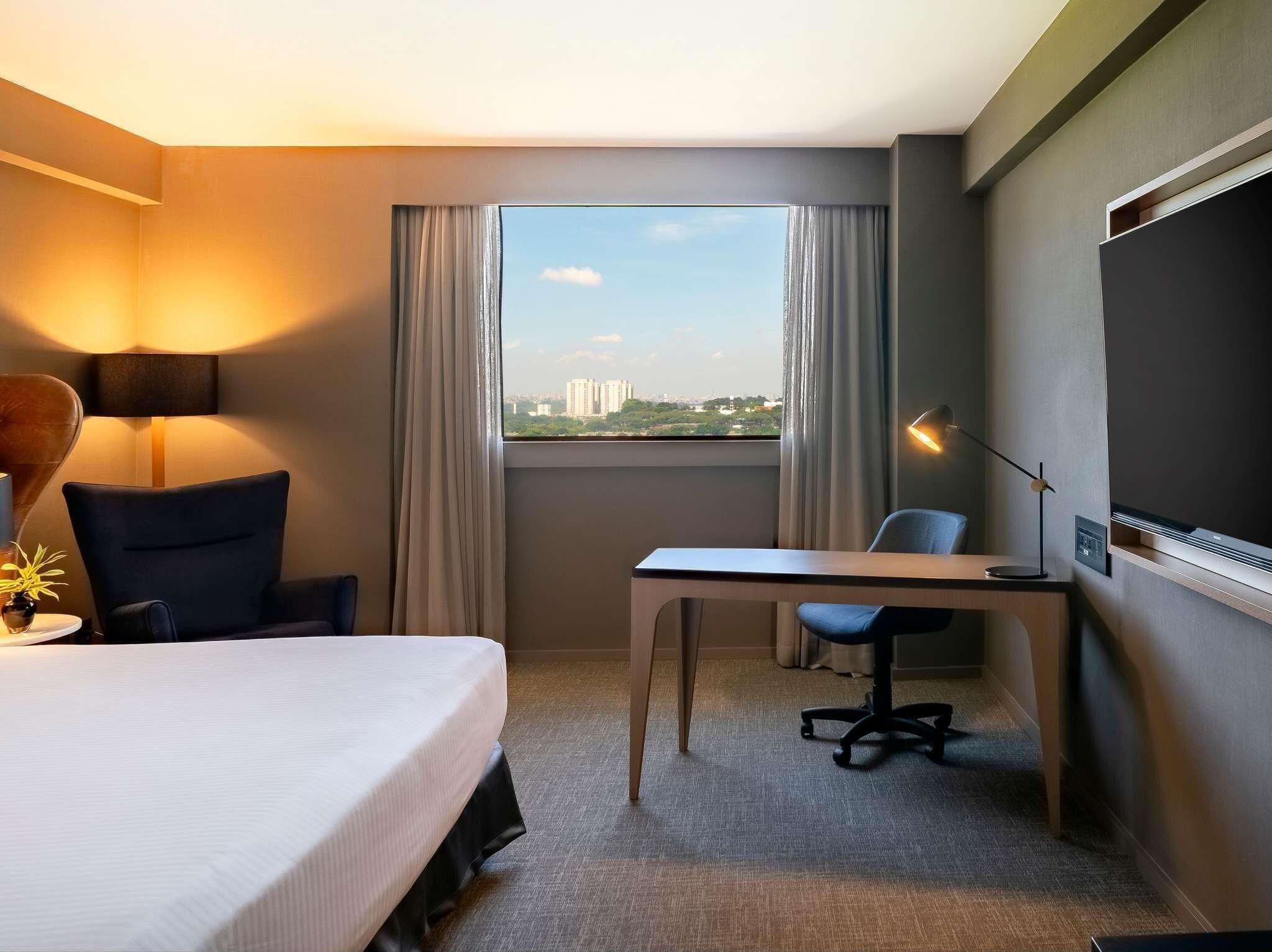 Premium Executive Room, 1 King Bed, Bathtub, Club Lounge Access