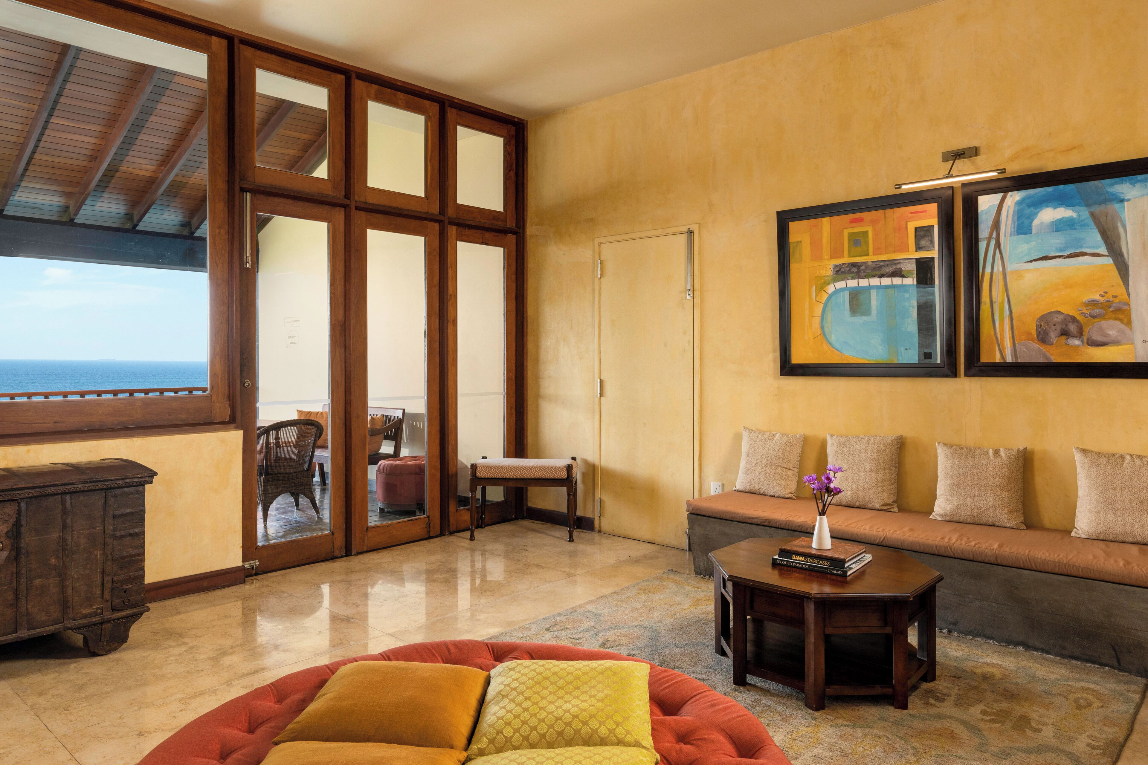 themed suite with pool | bathroom | separate bathtub and shower, free toiletries, hair dryer, bathrobes