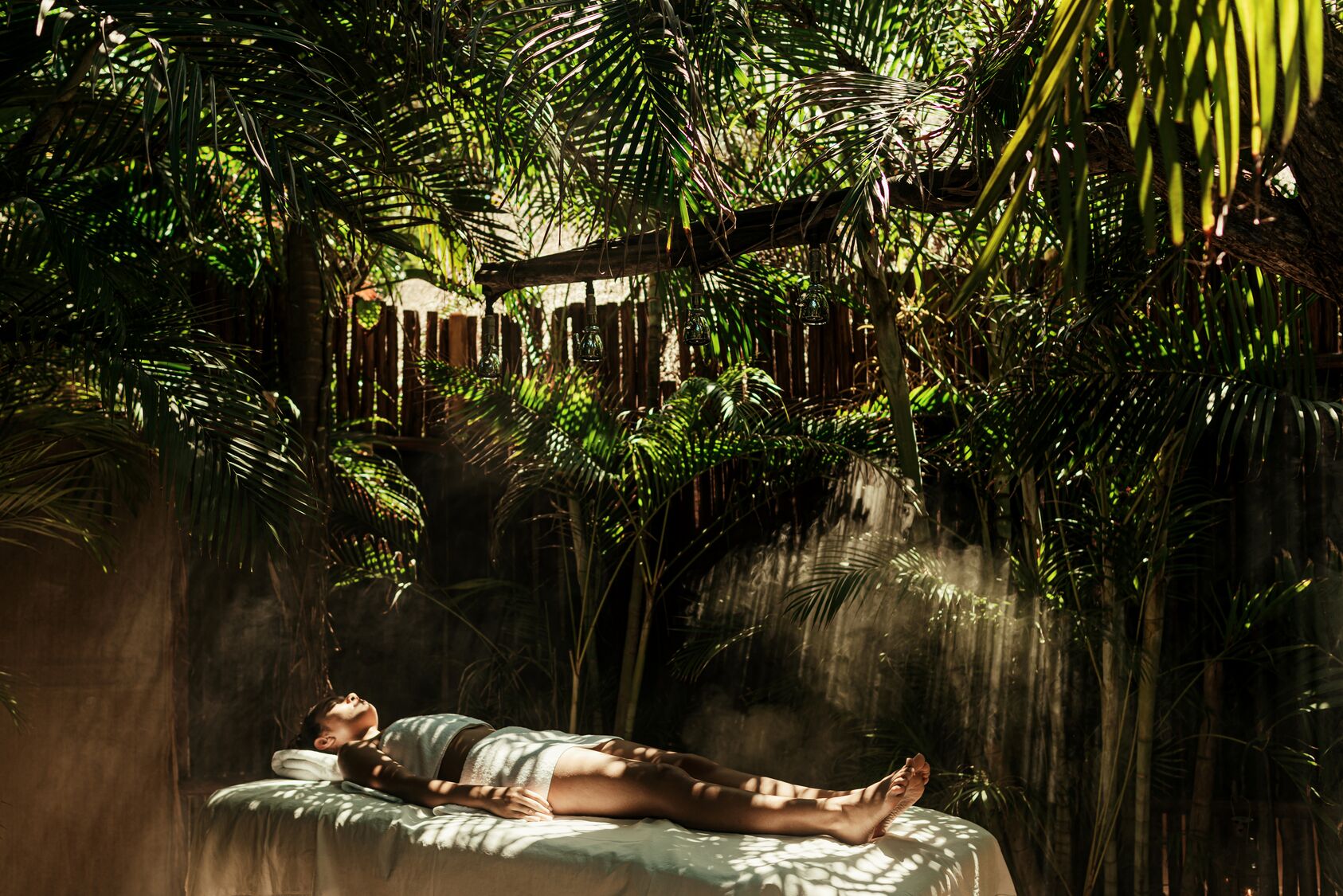 Couples treatment rooms, sauna, hot tub, body treatments, aromatherapy