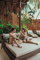 Viceroy Villa with Private Plunge Pool and Deck | 露台