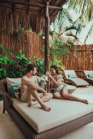 Viceroy Villa with Private Plunge Pool and Deck | Terras