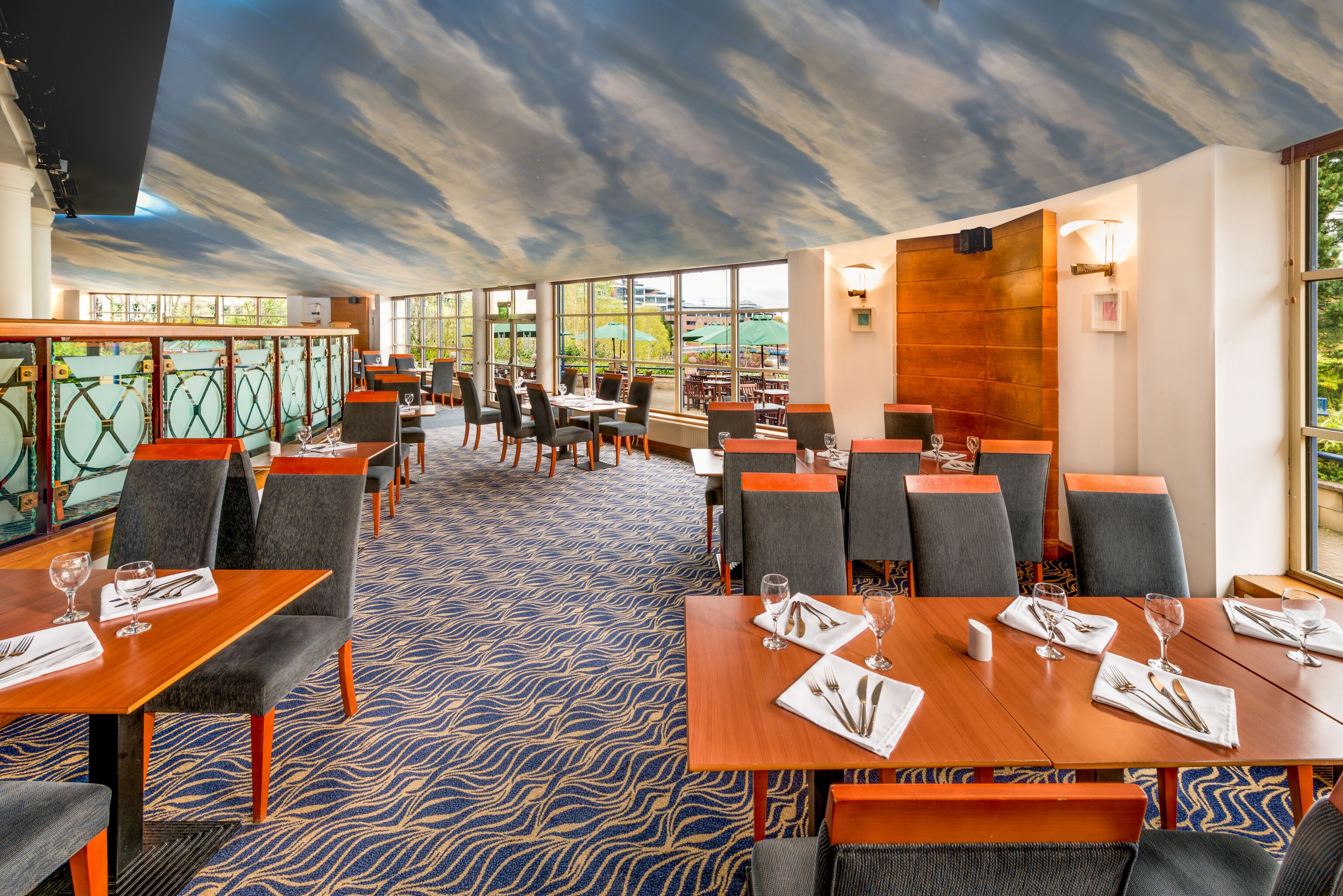 Lunch and dinner served, British cuisine