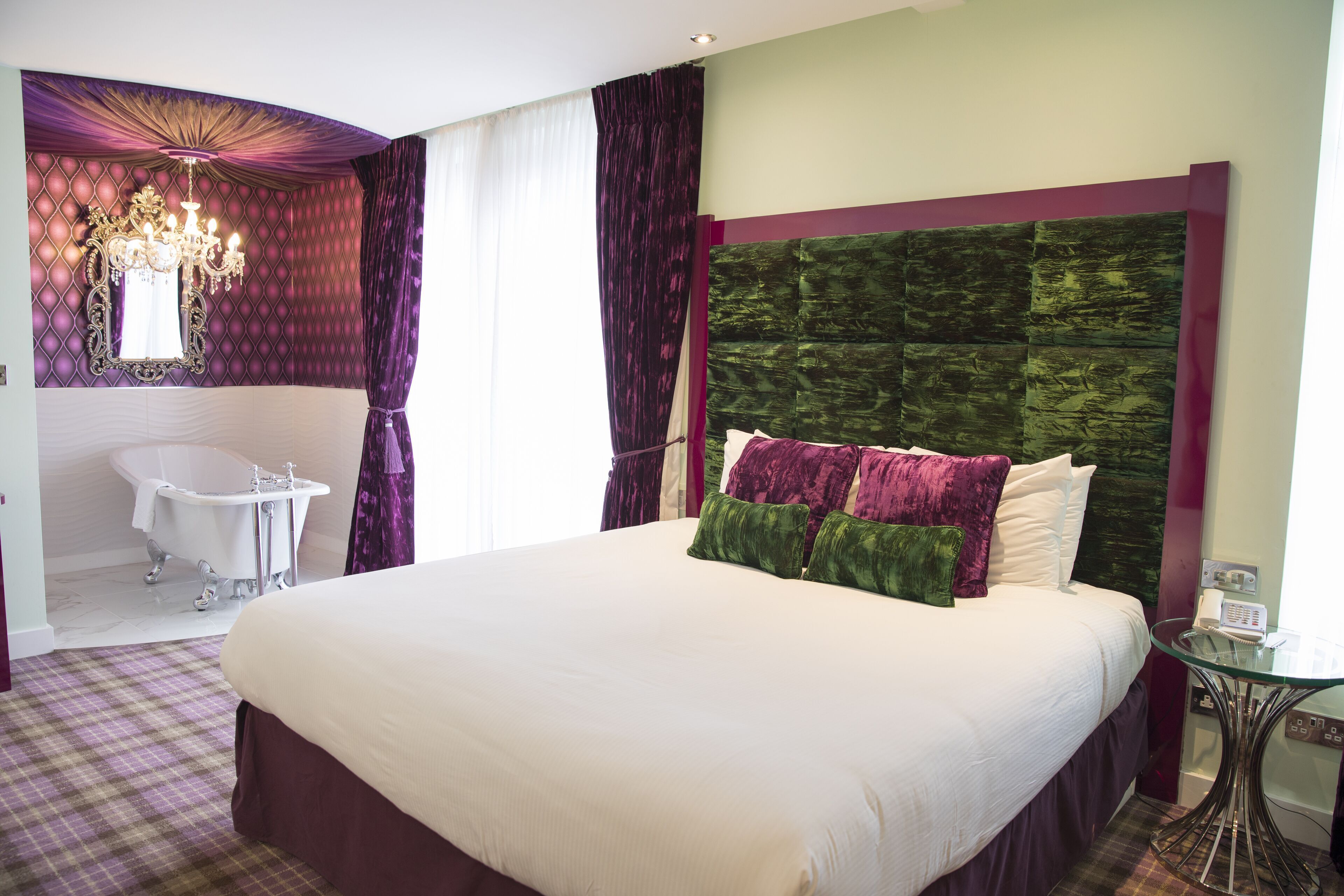 Literie hypoallergénique, bureau, rideaux d’obscurcissement