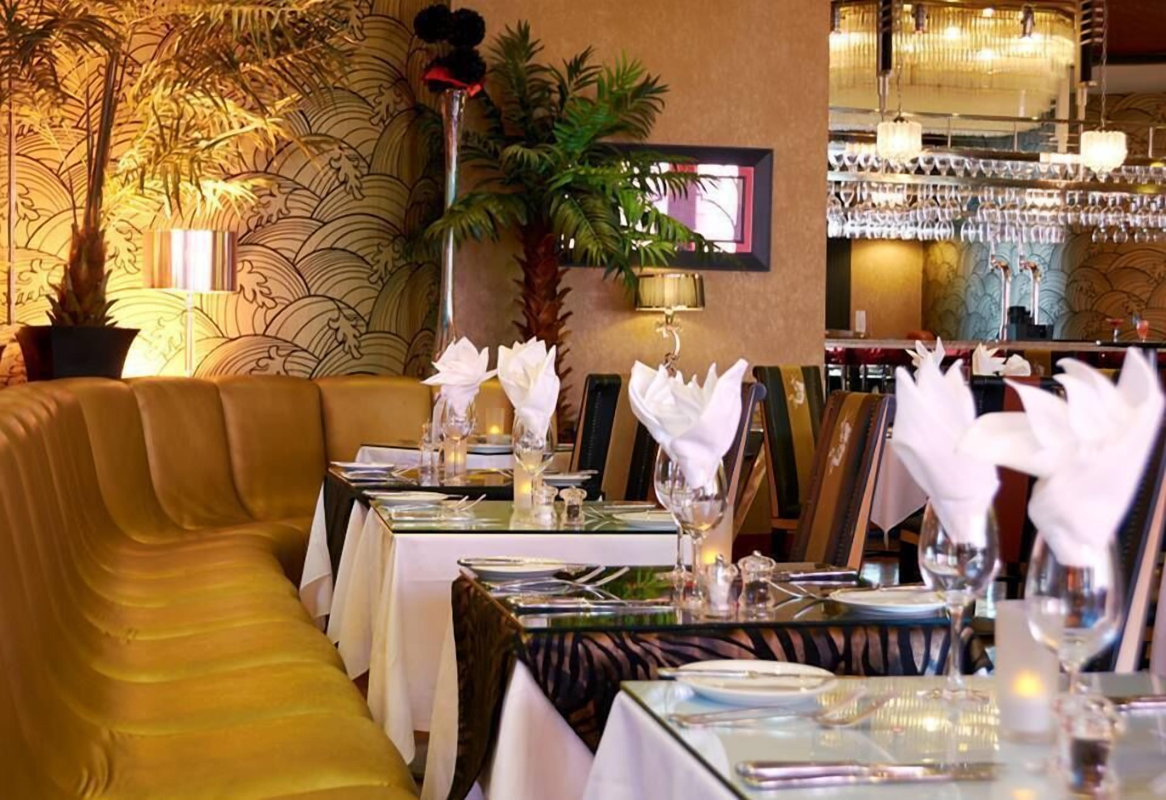 lunch and dinner served, british cuisine