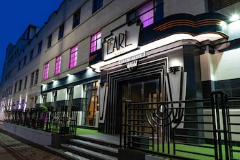 The Earl of Doncaster Hotel