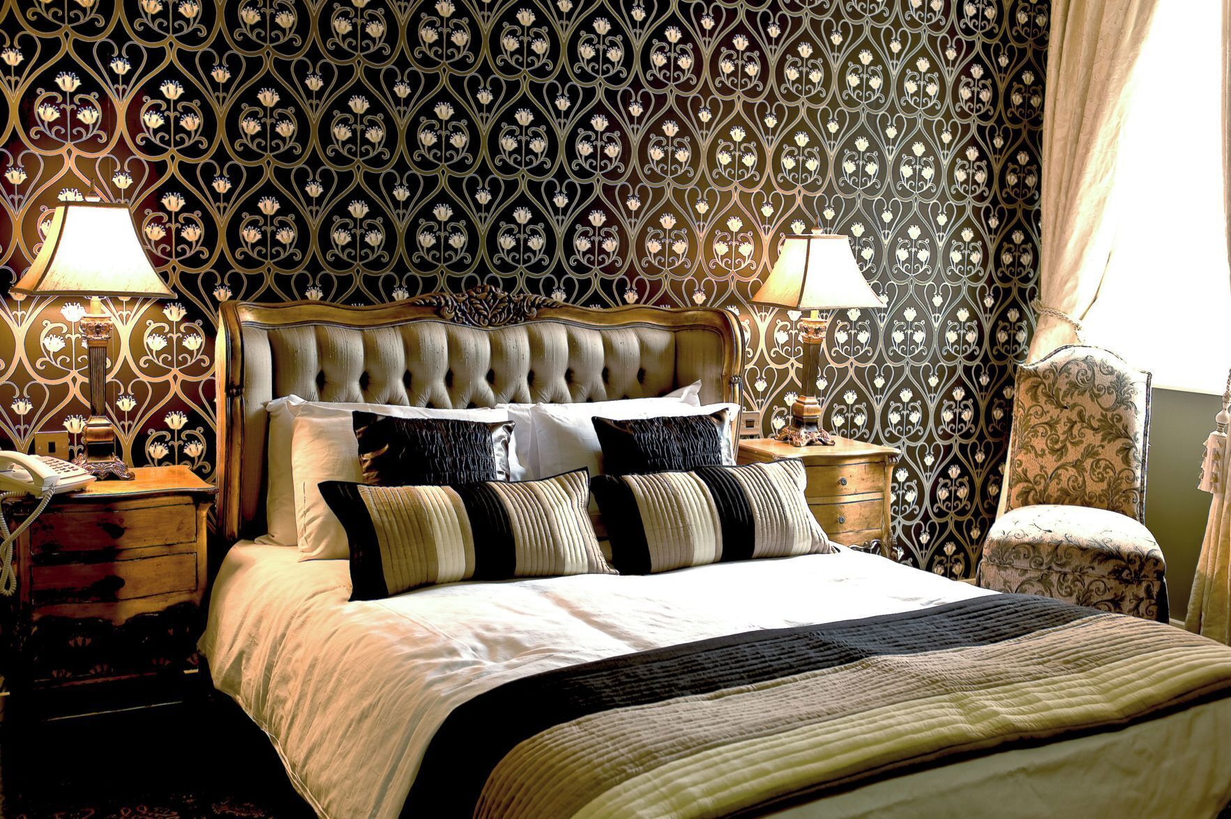 Literie hypoallergénique, bureau, rideaux d’obscurcissement