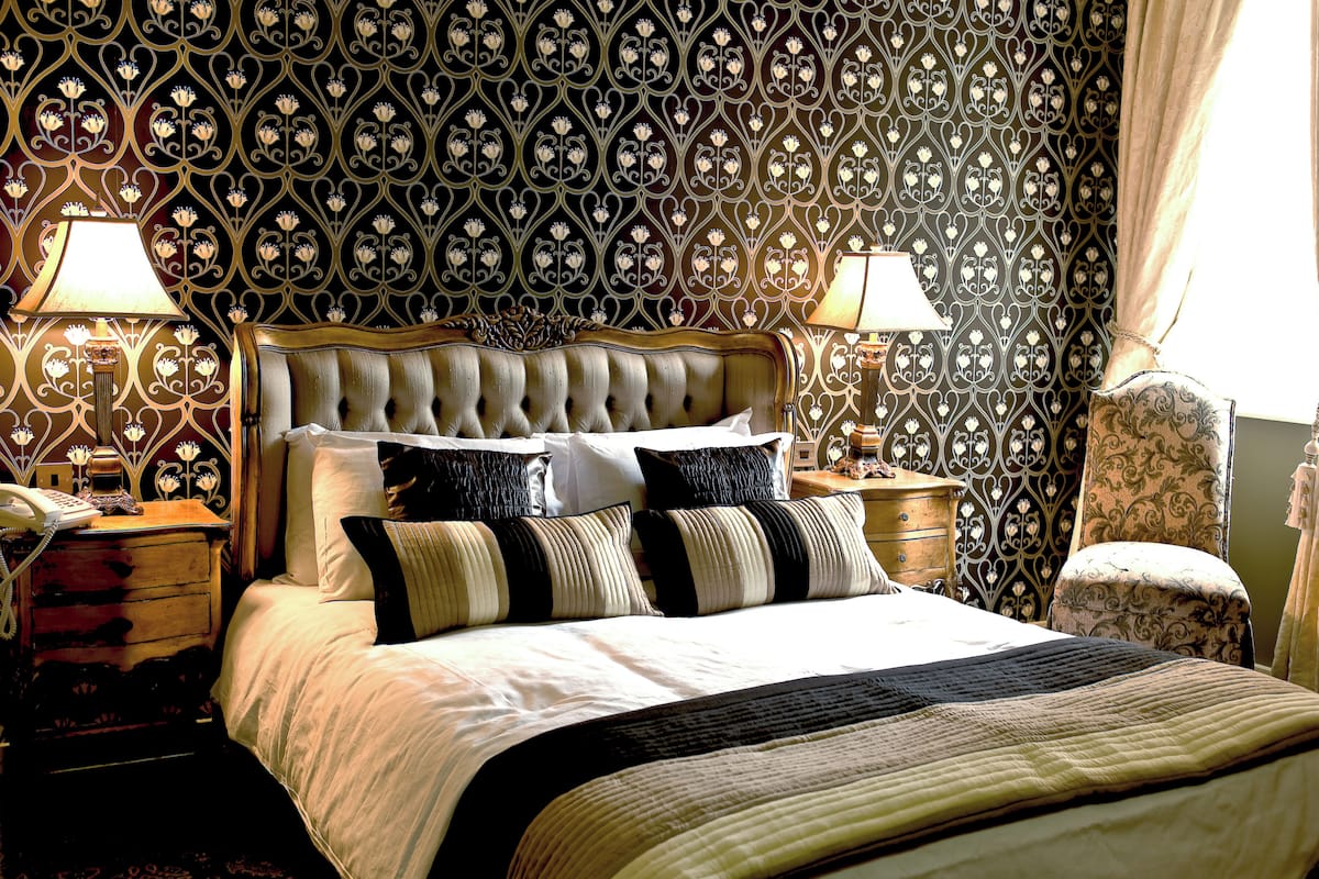 standard double room, 1 bedroom | hypo-allergenic bedding, desk, blackout curtains, iron/ironing board