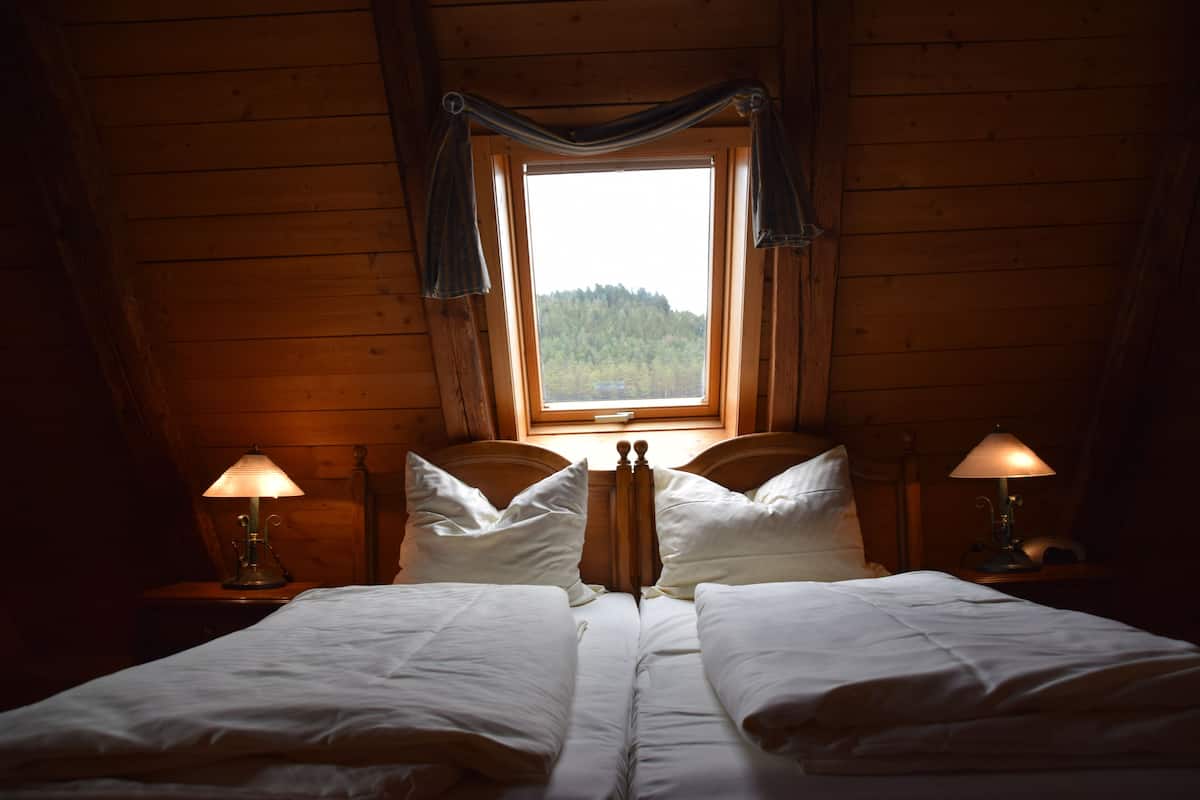 comfort suite | living area | led tv, printers