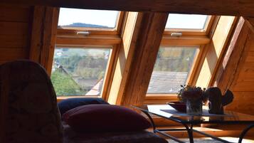 Junior Suite | Living area | LED TV, printers