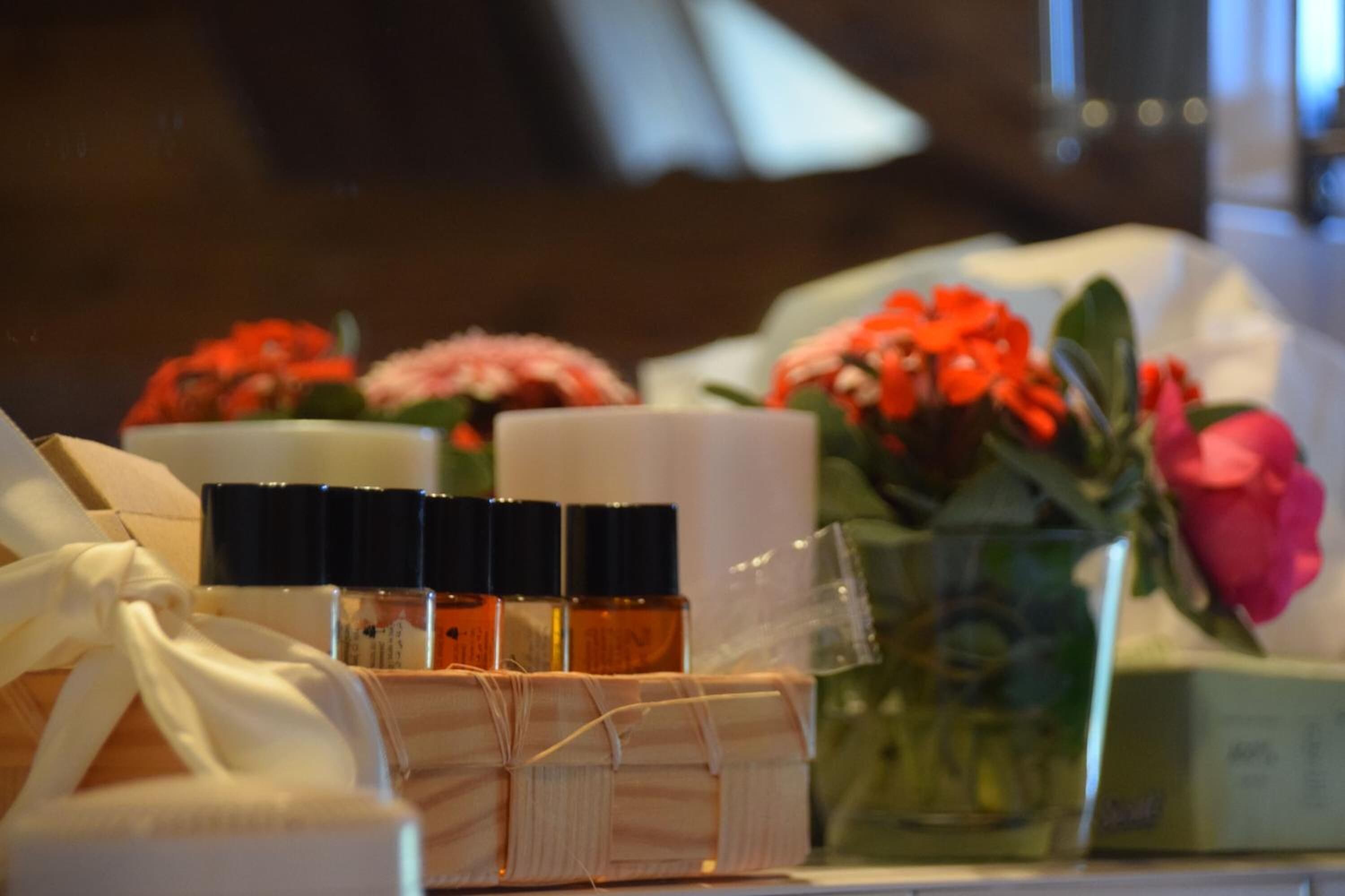 2 restaurants, breakfast, lunch served; local and international cuisine