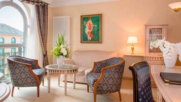 Suite Junior, 1 trÚs grand lit | Coin séjour