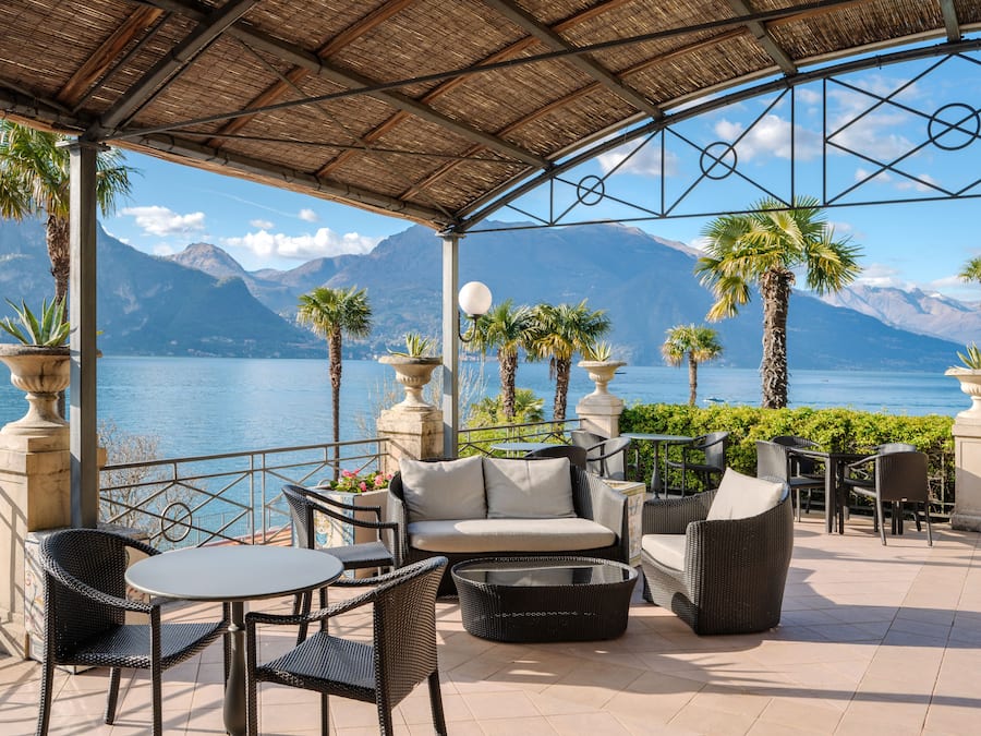 2 restaurantes, é servido almoço