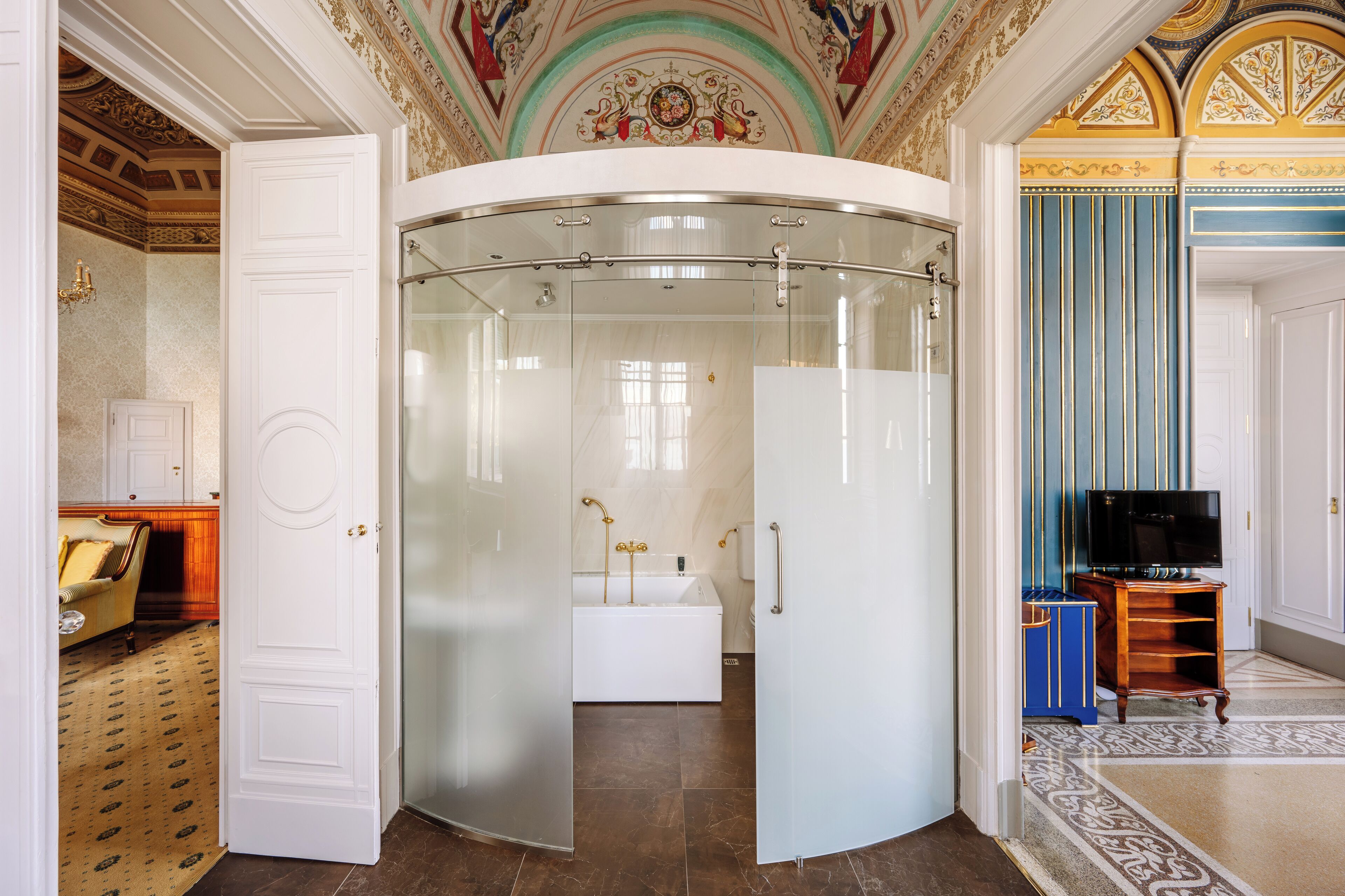 room (w.churchill suite lake view) | bathroom | separate bathtub and shower, free toiletries, hair dryer, bathrobes