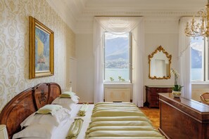 Room (Open Space Suite)