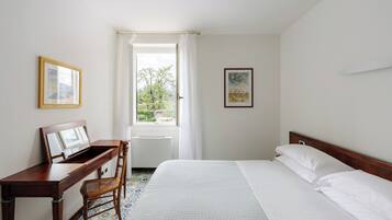 Allergikerbettwaren, Zimmersafe, Schreibtisch