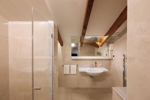 Apartment, 1 Schlafzimmer, Kochnische | Badezimmer