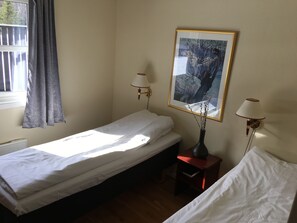 Schreibtisch, Babybetten, Zustellbetten, kostenloses WLAN