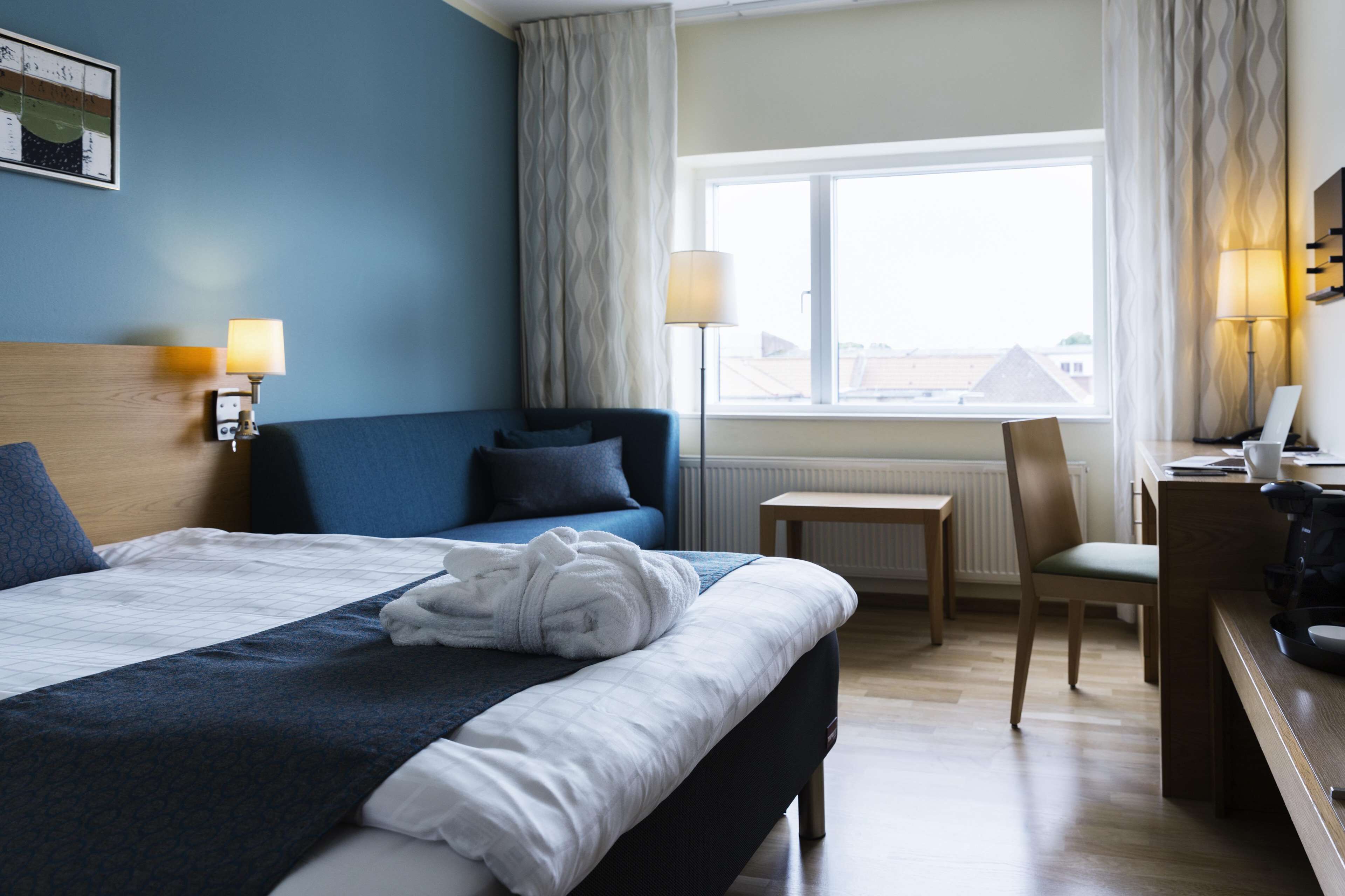 superior double room (extra) | in-room safe, free wifi, bed sheets, alarm clocks