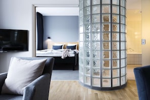 Junior Suite | In-room safe, free WiFi, bed sheets, alarm clocks