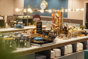 Café da manhã com buffet todos os dias mediante uma taxa