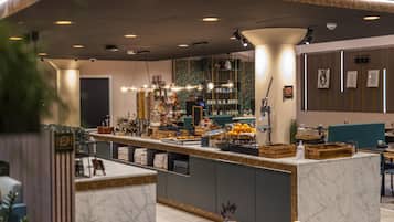 Daily buffet breakfast (DKK 189 per person)