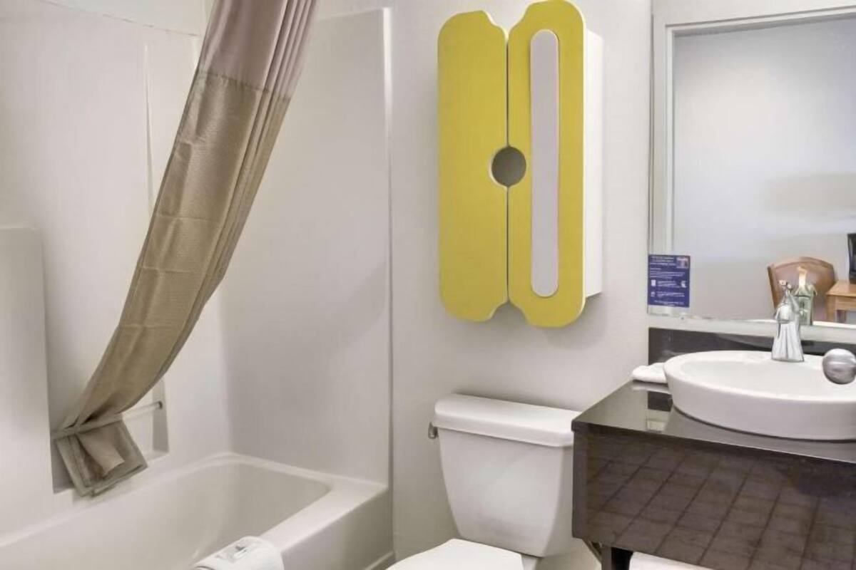 Amenidades de baño gratuitas y toallas