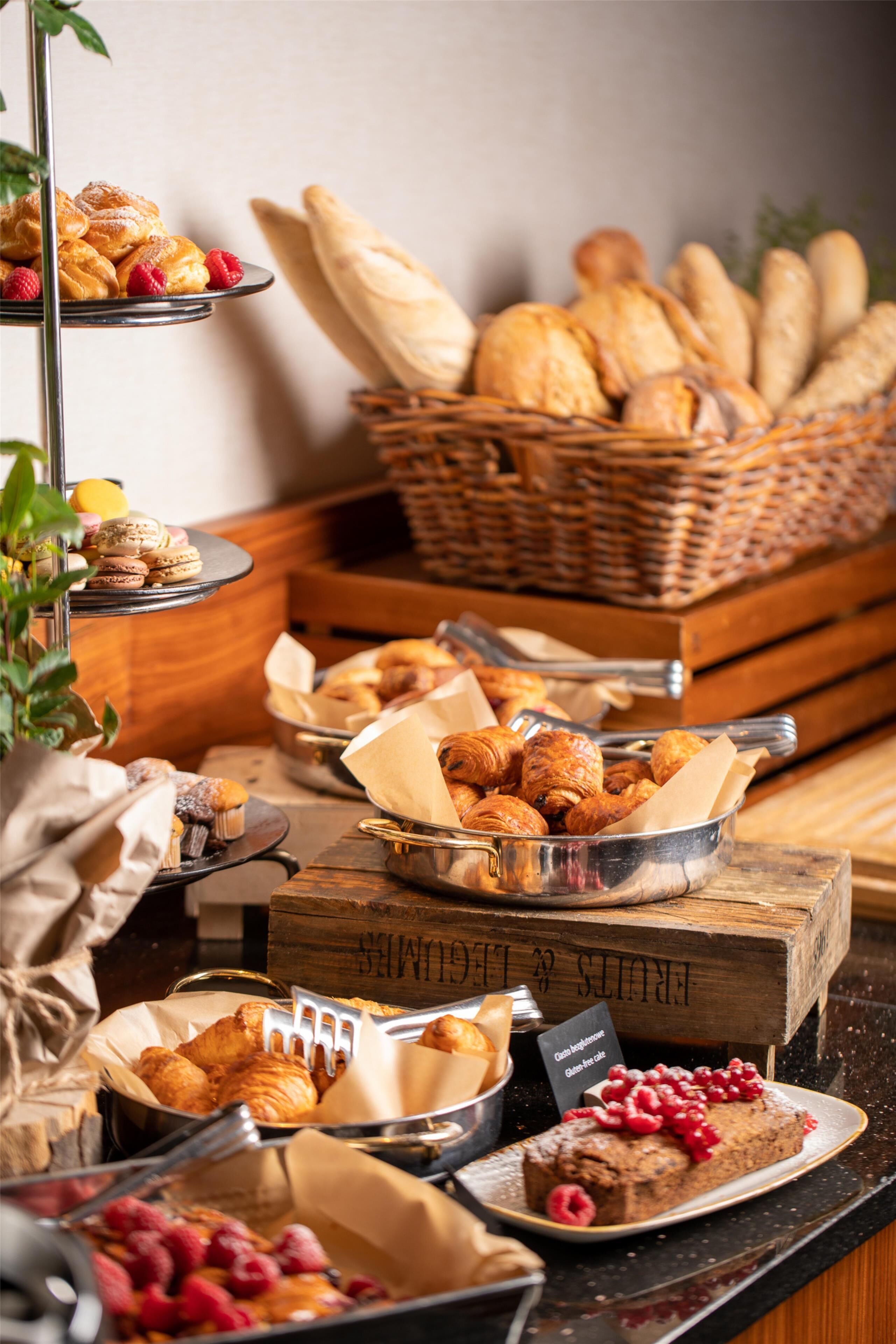 Frokostbuffé hver dag (mot et tillegg)