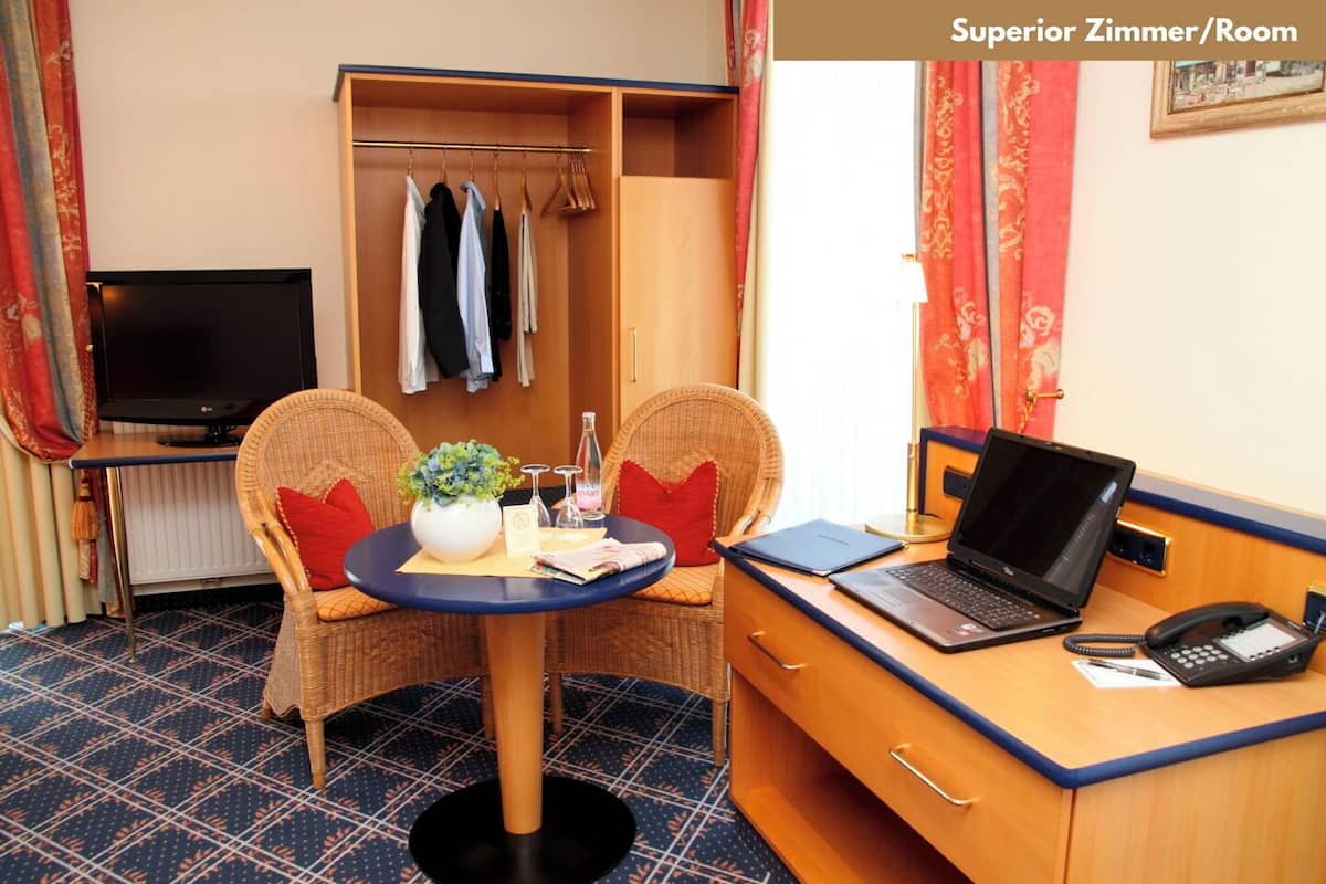 Superior Room, 1 Double or 2 Twin Beds | Hypo-allergenic bedding, in-room safe, desk, laptop workspace