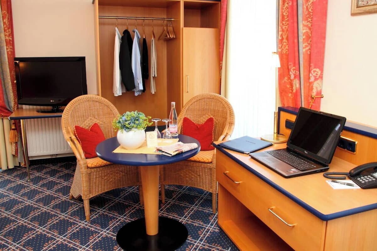 Superior Room, 1 Double or 2 Twin Beds | Hypo-allergenic bedding, in-room safe, desk, laptop workspace