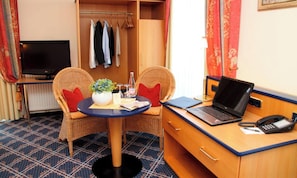 Superior Room, 1 Double or 2 Twin Beds | Hypo-allergenic bedding, in-room safe, desk, laptop workspace