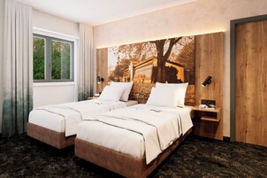 Suite Deluxe, 1 cama de matrimonio con sofá cama | Ropa de cama hipoalergénica, caja fuerte, escritorio