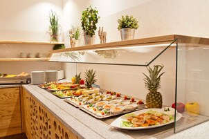 Desayuno bufé gratuito y diario
