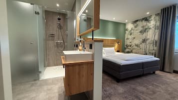 Superior Double Room | Premium bedding, desk, laptop workspace, free cribs/infant beds