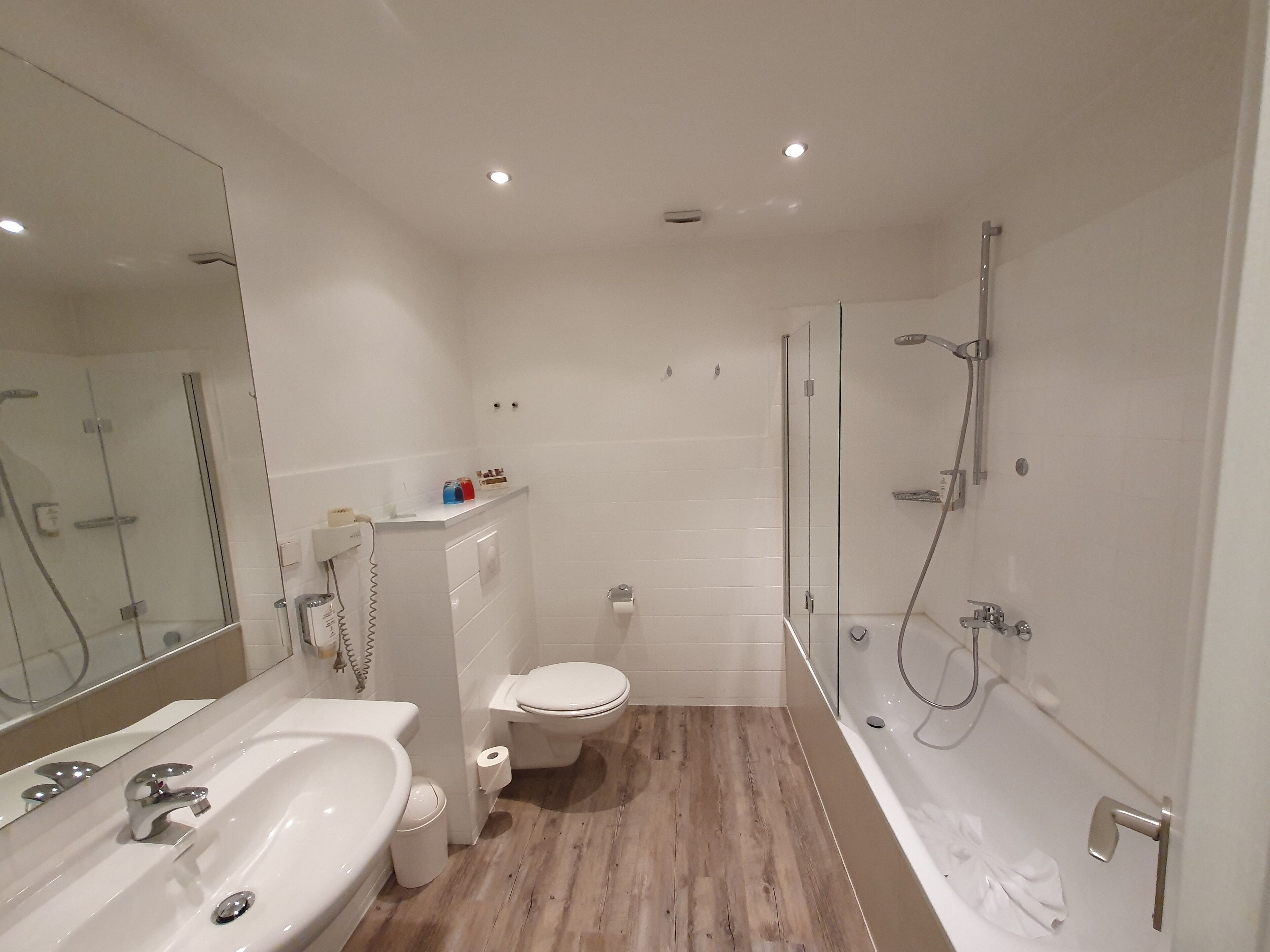 superior double room | bathroom | free toiletries, hair dryer, towels, soap