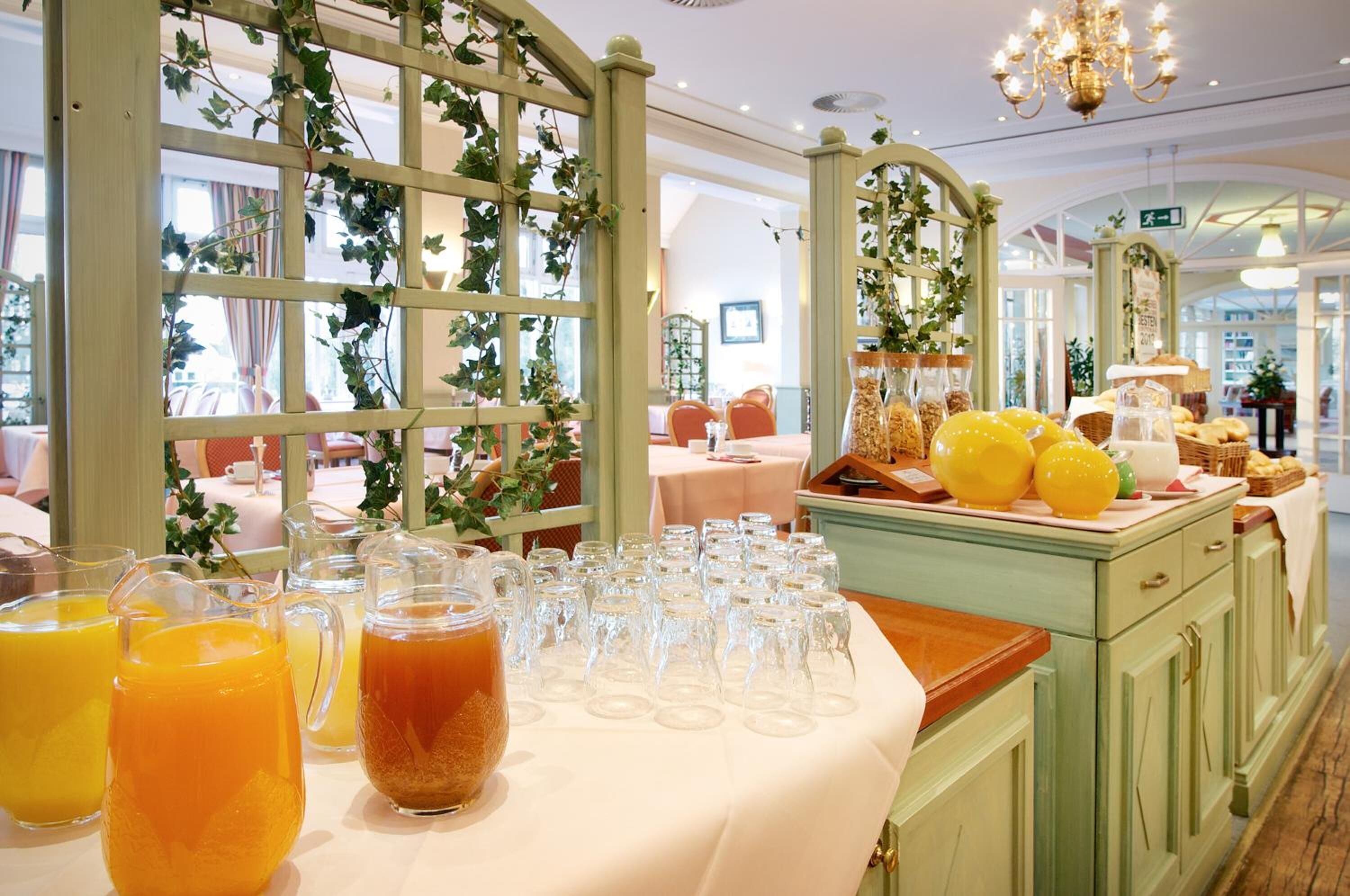 lunch and dinner served, regional cuisine