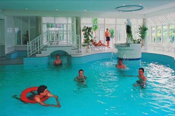 Piscine intérieure