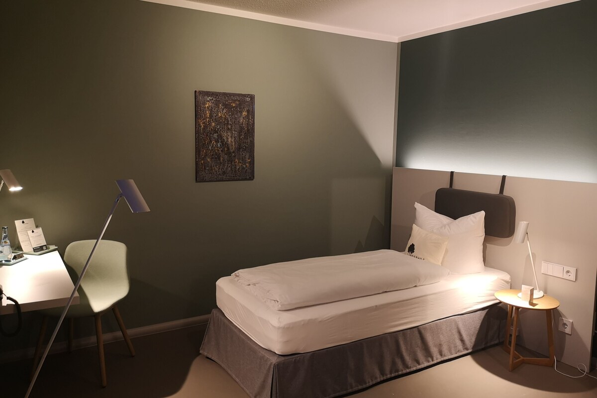 Desk, blackout drapes, iron/ironing board, free WiFi