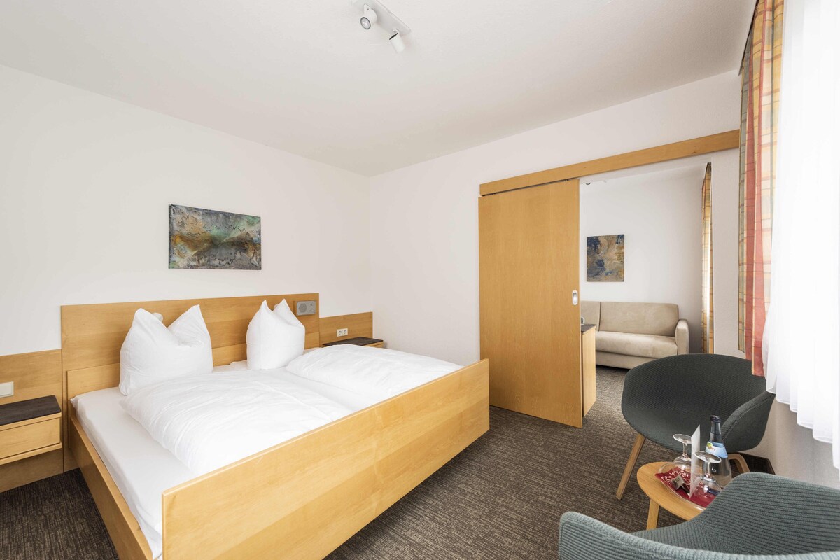 Desk, blackout drapes, iron/ironing board, free WiFi
