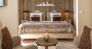 經典套房 | 防敏寢具、房內夾萬、書桌、免費 Wi-Fi