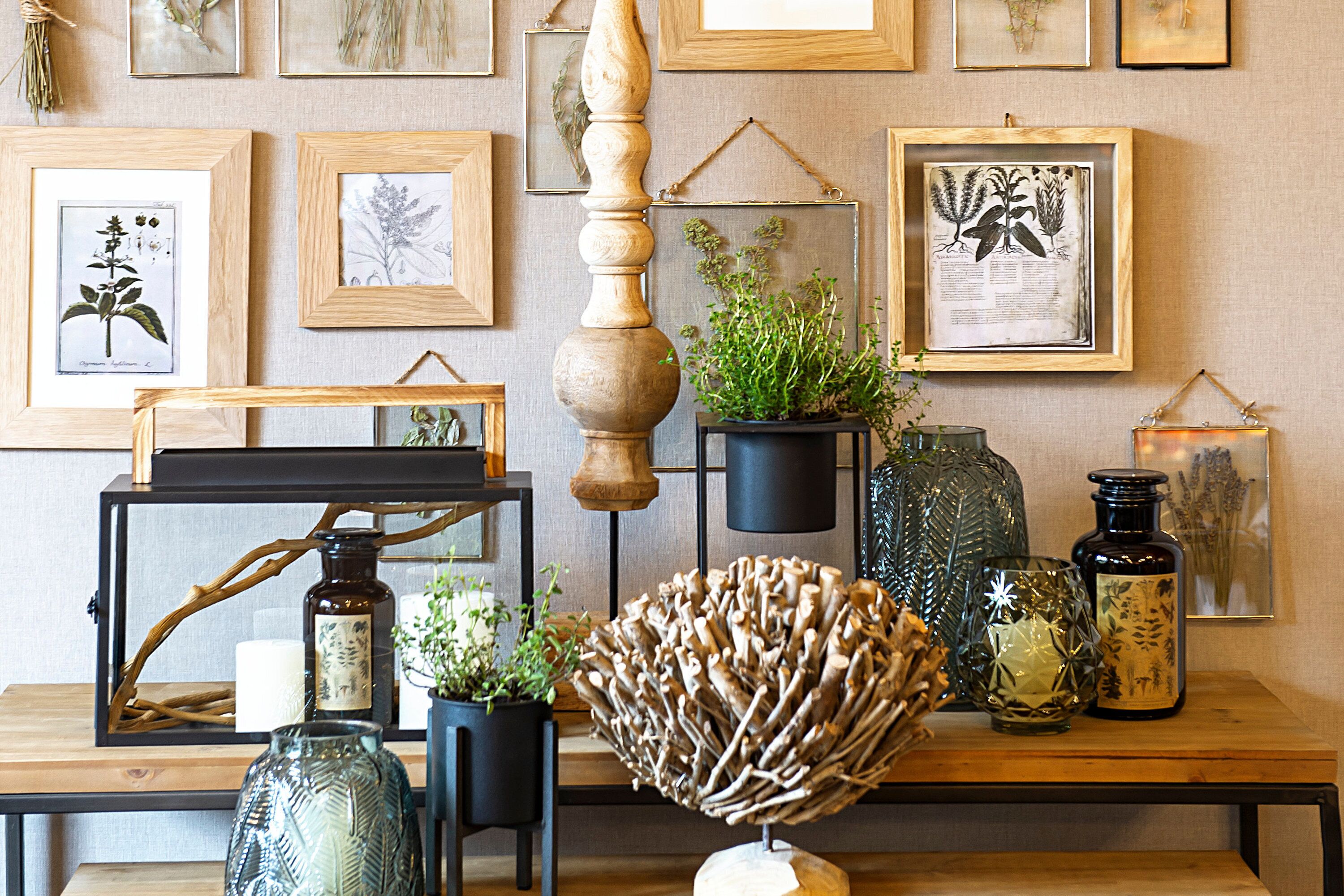 breakfast, lunch, dinner served; al fresco dining