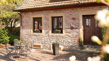 Sauna, Körperbehandlungen, Warmsteinmassagen, Körperpeelings