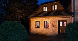 Sauna, body treatments, hot stone massages, body scrubs, facials