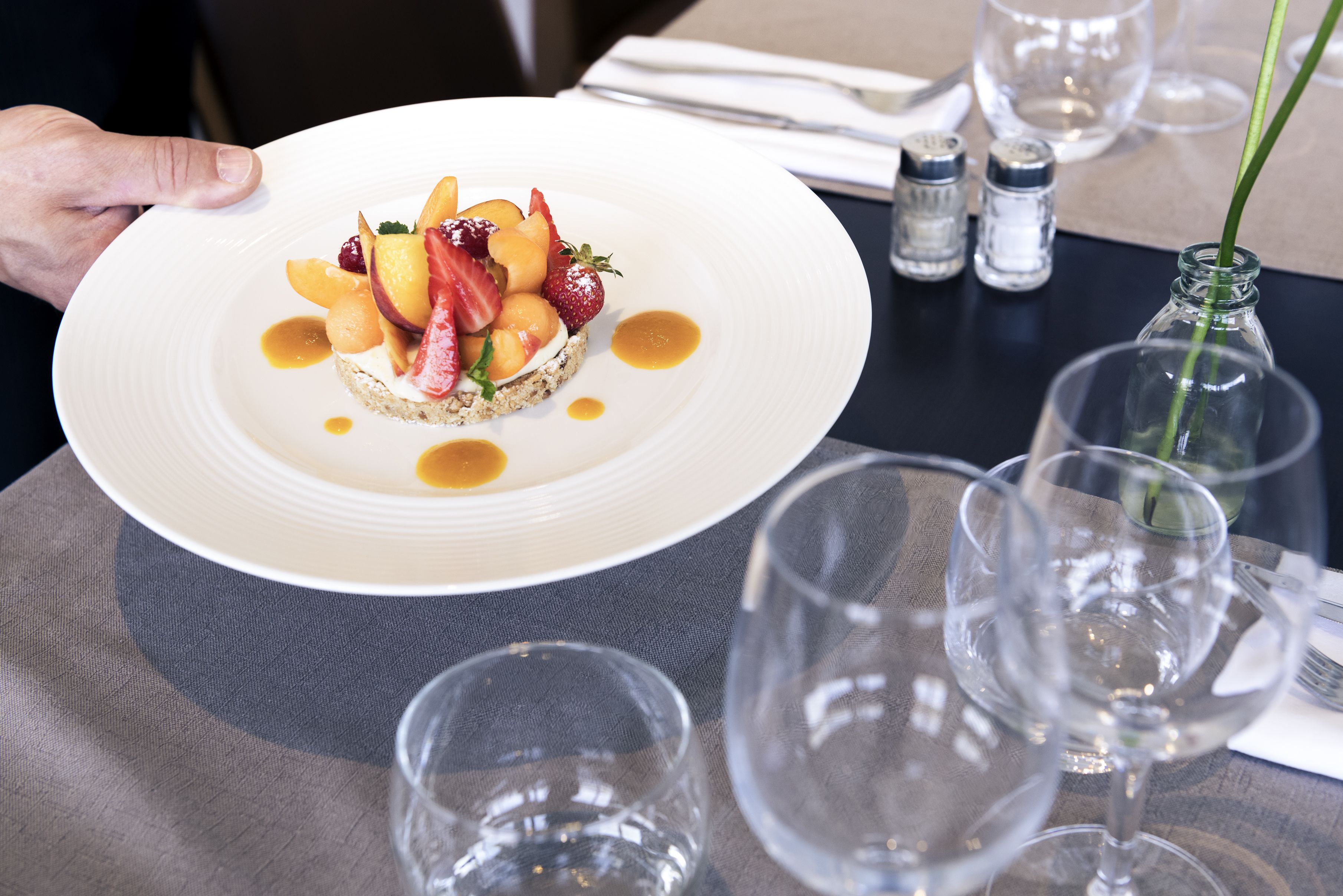 lunch and dinner served