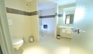 淋 浴/盆浴组合、环保洗浴用品、吹风机、毛巾