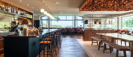 Lunch and dinner served